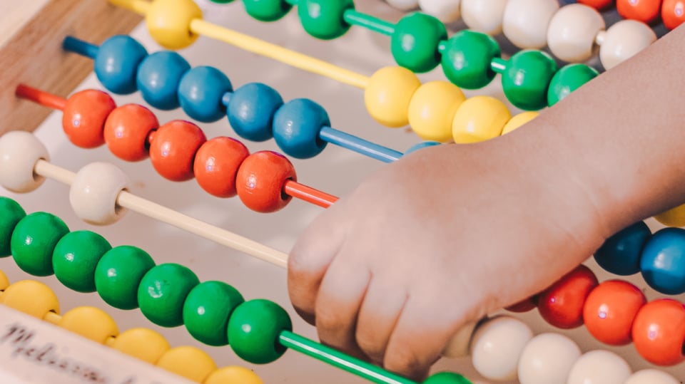 Cayro aprender matematicas jugando abaco