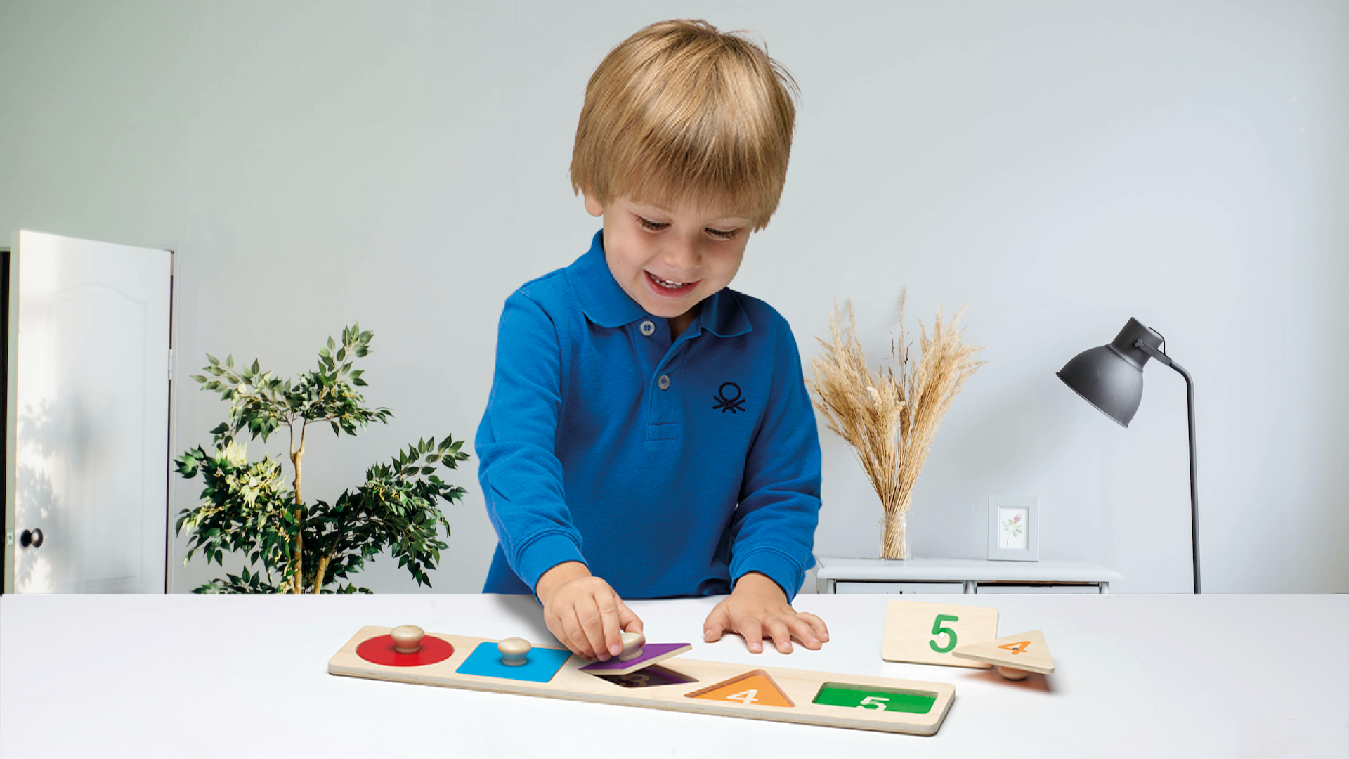 cayro clase de juegos niño jugando encajable geometrico-01